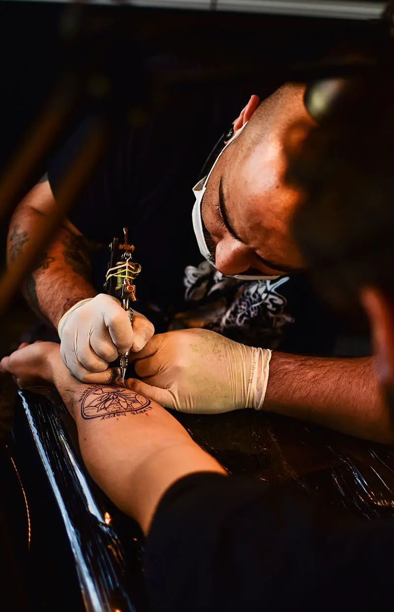 تاتو زدن روی آرنج